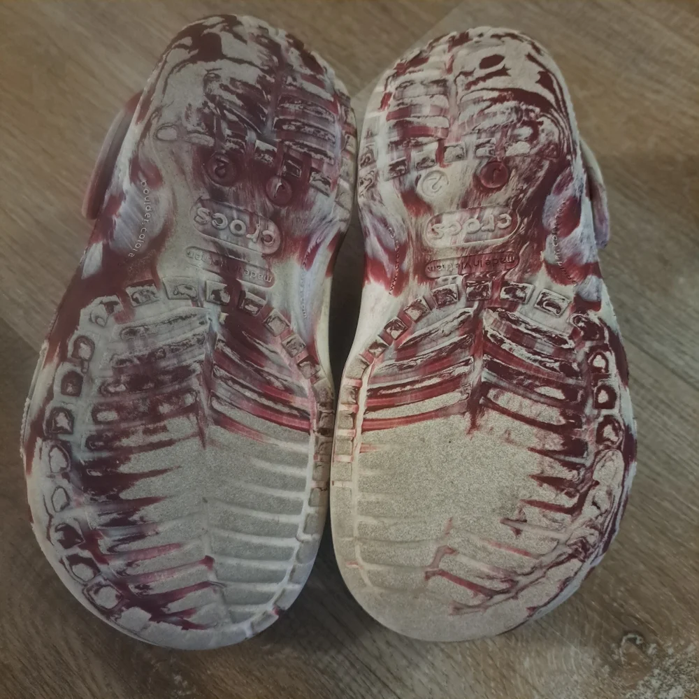 Crocs x Cocoa Puffs Kids Classic Clogs Maroon White Swirl Charms Size J2 or 2